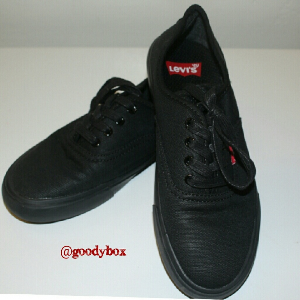 Levi Sneakers👟